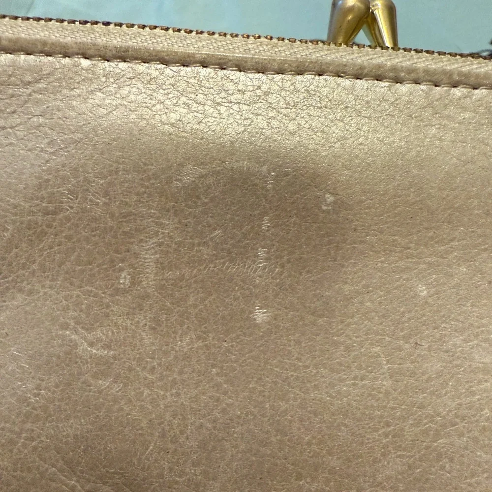 Hobo Cream Clutch Wallet - Picture 4 of 8